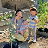 記念樹と記念撮影