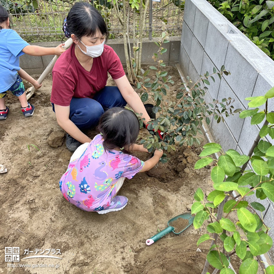 記念樹植樹の様子①