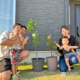 記念樹と記念撮影