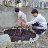 記念樹植樹の様子