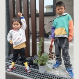 ミモザと記念撮影