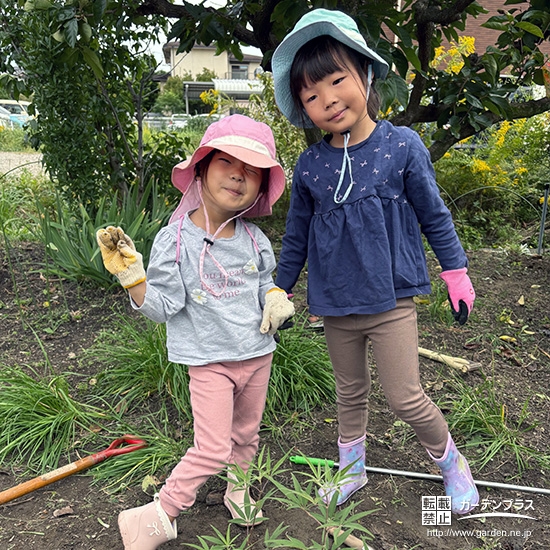 植樹の際の記念撮影