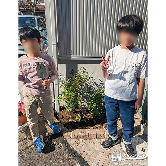 トキワマンサクと記念撮影