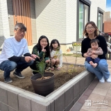 ユキヤナギ・ソテツと記念撮影①