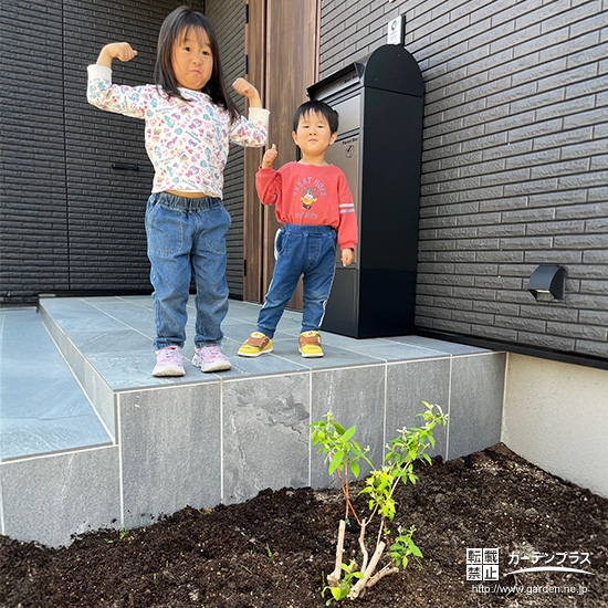 バイカウツギと記念撮影