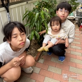 お届けした記念樹と記念撮影