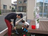 栃木県宇都宮市ブラックベリーの植樹風景