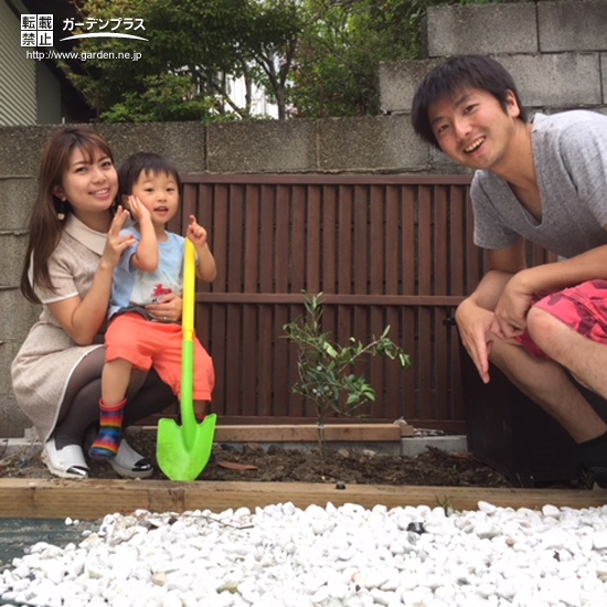 神奈川県海老名市オリーブの植樹風景