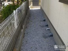 犬走も砂利を敷いて雑草対策[施工後]