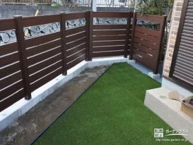 植栽スペースを残した人工芝の前庭[施工後]
