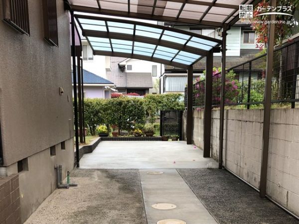 お庭の段差を解消した駐車スペース設置工事 No 駐車スペースの施工例 外構工事のガーデンプラス