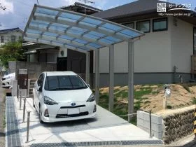 さわやかなカーポートと安全を守る車止め[施工後]