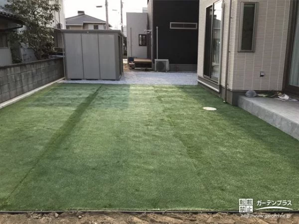No.10565 雑草に邪魔されずに遊べる人工芝のお庭リフォーム工事[施工後]