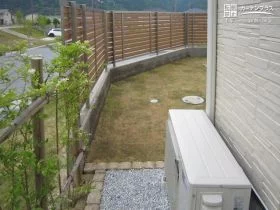 犬走りや建物まわりには雑草対策[施工後]