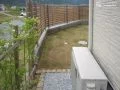 犬走りや建物まわりには雑草対策