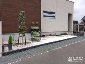 お住まいを彩る植栽スペースとサイクルポートの設置工事