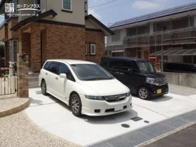 アーチラインで優しい印象の駐車スペース[施工後]