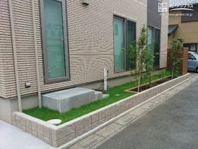 道路境界は植栽スペースに[施工後]