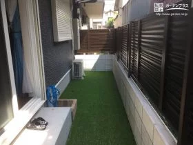 人工芝と目隠しフェンスで安心できるお庭[施工後]