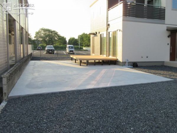 広い敷地内に安全なお子様の遊び場を作るお庭リフォーム工事 No ウッドデッキの施工例 外構工事のガーデンプラス