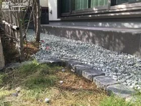 建物まわりをすっきりさせ、植栽スペースは確保[施工後]