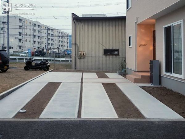 費用を抑えた4台分の駐車場コンクリート工事 (No.11585) / 駐車 