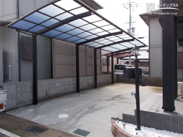 出し入れしやすい駐車スペースと玄関ポーチまわりのリフォーム工事 No 駐車スペースの施工例 外構工事のガーデンプラス