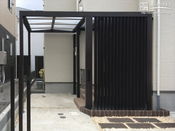 高級感のあるアプローチ空間でひと呼吸できるお庭リフォーム工事 No 玄関アプローチの施工例 外構工事のガーデンプラス