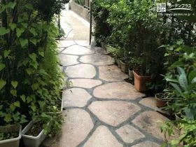 乱形石の隙間をモルタルで舗装[施工後]
