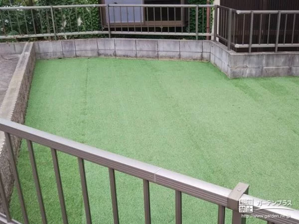 No.11695 清潔な状態を維持しやすい人工芝のお庭リフォーム工事[施工後]