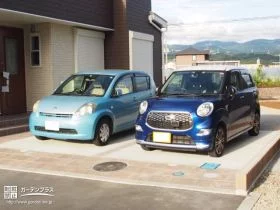 出入口にインターロッキングで彩りを施した駐車スペース[施工後]