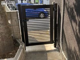 通用門も横桟タイプに取り換え[施工後]