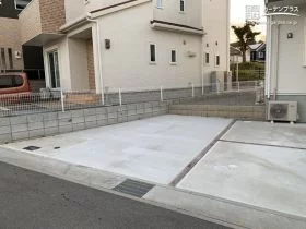 2台目の駐車スペースも乗り入れしやすい土間コンクリートに[施工後]