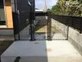 裏庭をクローズ空間にできるフェンスと門扉の設置工事