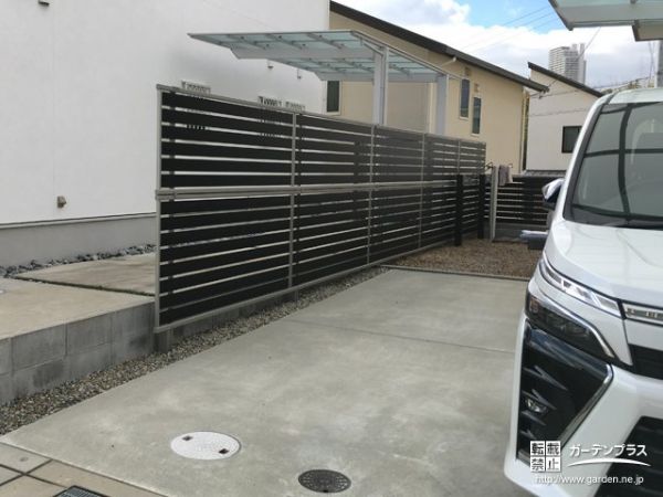 お庭スペースをより便利に使えるエクステリア設置工事 No 目隠しフェンスの施工例 外構工事のガーデンプラス
