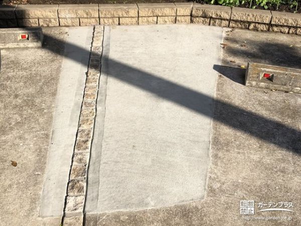 まわりと違和感のない仕上がりの土間コンクリート舗装工事 No 101 駐車スペースの施工例 外構工事のガーデンプラス