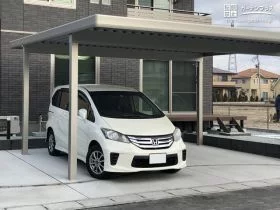 波型の目地が変化を与える駐車スペース[施工後]