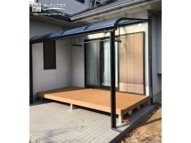 家事に便利なウッドデッキとテラス屋根[施工後]