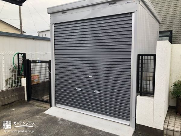 排水設備にも配慮したバイクガレージ設置工事 No その他外構工事の施工例 外構工事のガーデンプラス