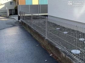 道路側はメッシュフェンスにして防犯対策に[施工後]