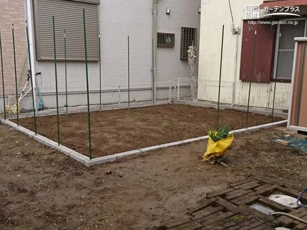 菜園スペースの土の入れ替え工事