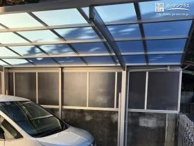 塀と屋根との間をきっちり塞ぐサイドパネル[施工後]