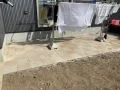 明るい色のインターロッキングテラス