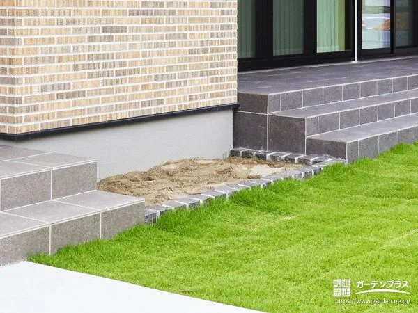 お子様が自由に遊べる砂場