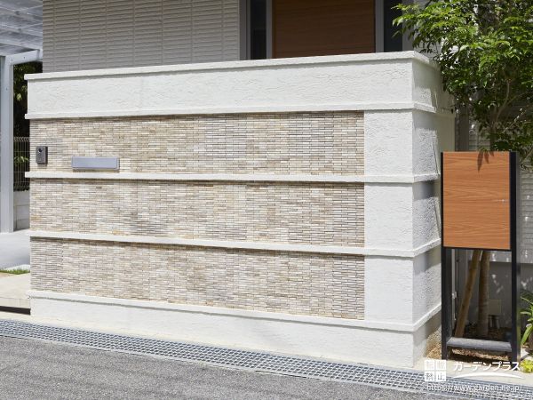 リゾート感を演出した個性が調和する二世帯住宅の新築外構一式工事 No 新築外構一式の施工例 外構工事のガーデンプラス