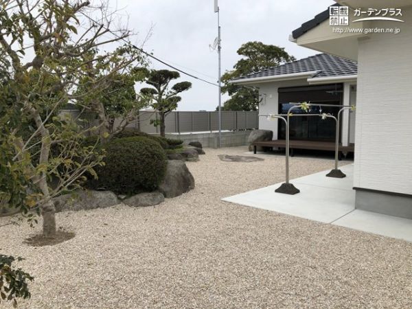 広いお庭でも予算を抑えられた新築のお庭の雑草対策工事 No 雑草対策 防犯砂利の施工例 外構工事のガーデンプラス