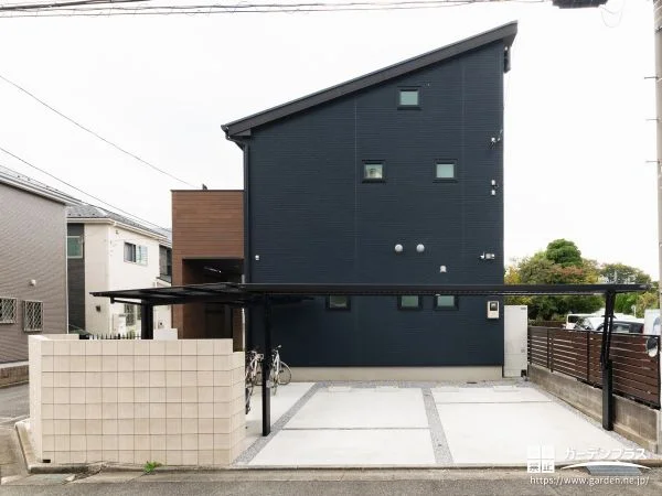 広々とした駐車スペース