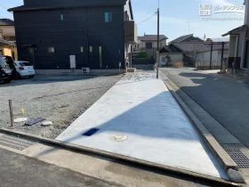 敷地駐車スペースを土間コンクリートで舗装[施工後]