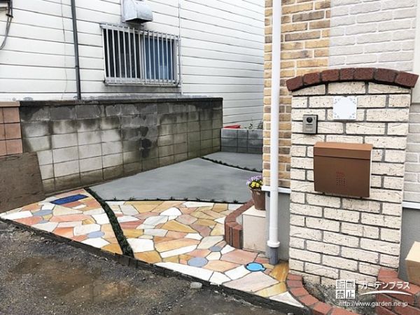 優しいカラーのアプローチが温もりを感じさせる新築外構工事 No 新築外構一式の施工例 外構工事のガーデンプラス