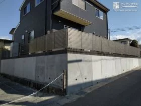 主庭側に目隠しフェンスを設置[施工後]